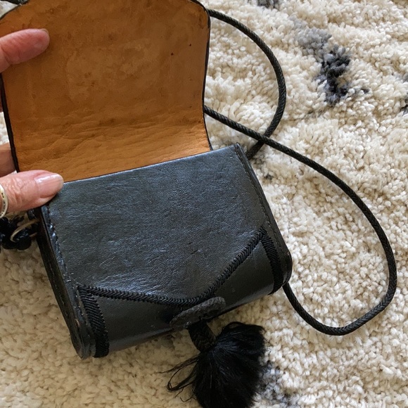 VINTAGE 5” x 5” crossbody bag hand made in Morocco leather, silk embroidered - Picture 3 of 16